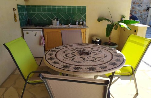 Causse-de-la-Selle Bed & Breakfast | Chambre Indépendante Chez Particulier Avec Piscine Près des Gorges de L'hérault