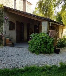 Cubnezais Bed & Breakfast | Chambre indépendante salle d'eau et WC privatifs