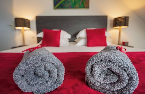 Ajat Bed & Breakfast | Chambre Lucy 2 Adults, salted heated swimming pool (june to septembre) , spa