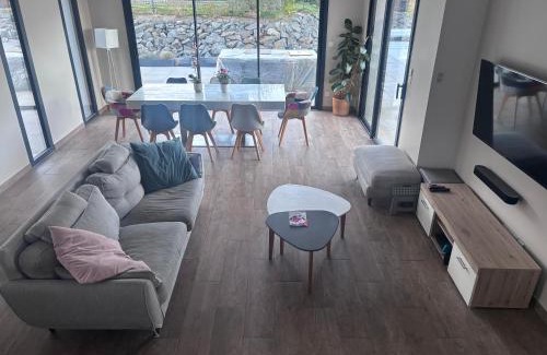 Parigne-lʼEveque House | Chambre privée à 10 min du circuit