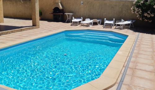 Saint-Marcel Bed & Breakfast | Chambre privée avec Piscine