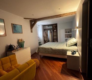 Domagne House | Chambre privée avec salle de bain