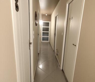 Doissin House | chambre privée bleue avec piscine