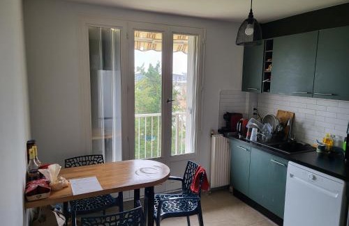 Decines-Charpieu Apartment | Chambre privée dans un appartement en colocation proche AEROPORT, GROUPAMA STADIUM, LDLC ARENA,EUROXPO,TRAMWAY