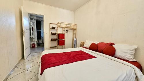 Stains Apartment | Chambre privée dans logement partagé, Marry me Paris & Stade de France