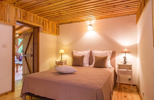 Dubnitsa Bed & Breakfast | Chambre Provence, between the Pirin and Rhodope massifs!
