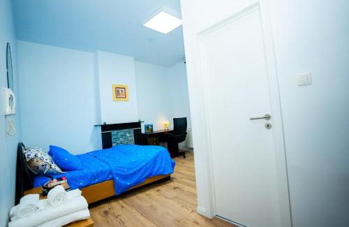 Liege House | Chambre R1 avec salle de bain privée