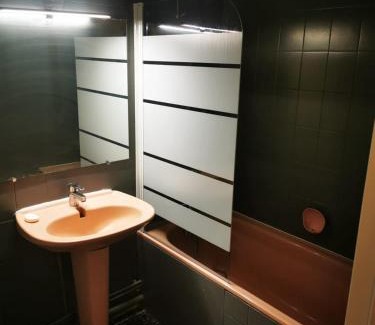 Saint-Ouen-l'Aumone House | Chambre simple