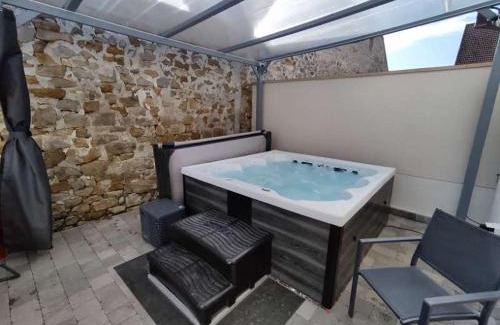 Thiers-sur-Theve Bed & Breakfast | Chambre spacieuse, jacuzzi, proche parc Astérix