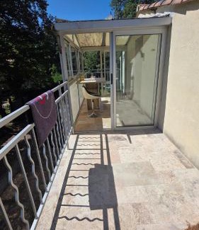 Roquefort-les-Pins Apartment | Chambre Studette