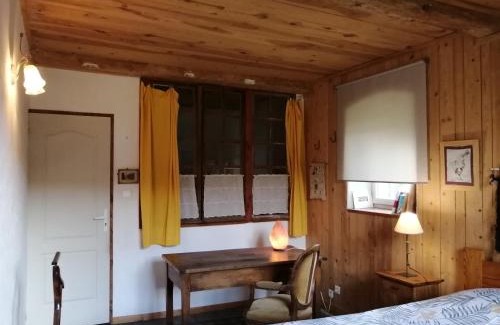 Saint-Julien-la-Vetre Bed & Breakfast | Chambre tranquille avec salle de bain privative