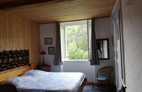 Saint-Julien-la-Vetre Bed & Breakfast | Chambre tranquille avec salle de bain privative