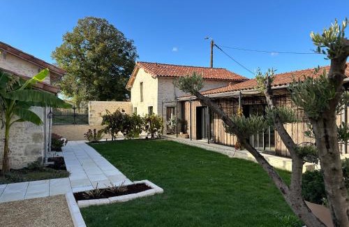 Beaumont Saint-Cyr Bed & Breakfast | Chambre Tuffeau "Belle An Pierre chambres d hôtes & spa"