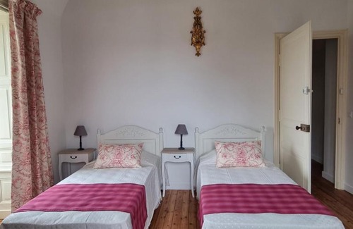 Saint-Etienne-du-Bois Bed & Breakfast | Chambres d'hôtes Château de Saint Etienne du Bois