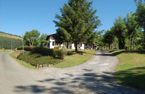 Saint-Jean-le-Vieux Bed & Breakfast | Chambres d'hôtes Esponde Marie-Jeanne