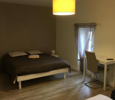 Saint-Menoux House | Chambres d'Hôte Les Bredins