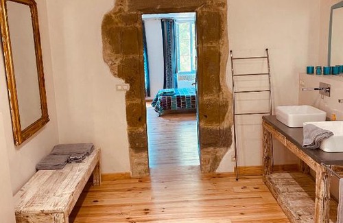 Lasbordes Bed & Breakfast | Chambres d'Hôtes Domaine Saint-Joly