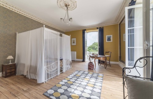 Rions House | Chambres d'hôtes La Bastane
