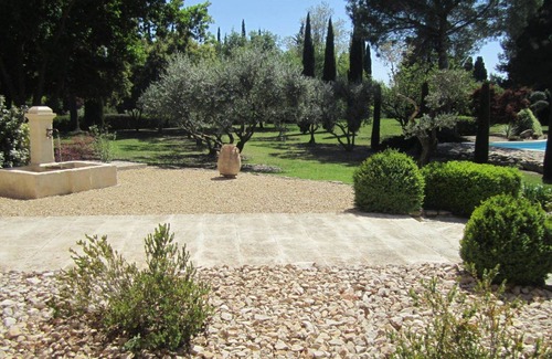Graveson House | Chambres d'hôtes Le Clos des Cyprès