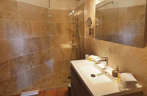 Graveson House | Chambres d'hôtes Le Clos des Cyprès