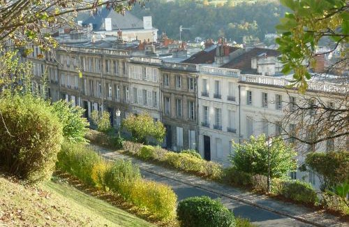 Angouleme Bed & Breakfast | Chambres d'Hôtes Les Jardins de la Cathédrale