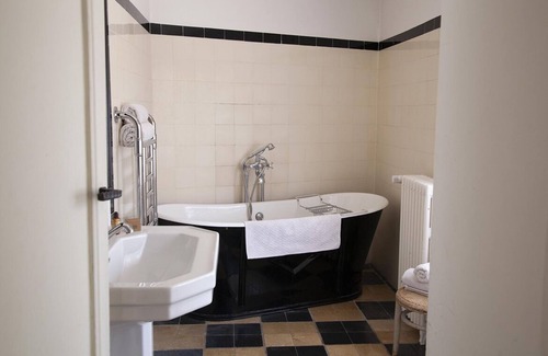 Les Chapelles-Bourbon Bed & Breakfast | Chambres d'Hôtes Le Manoir de Beaumarchais