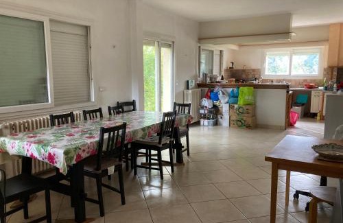 Auneau House | Chambres dans une maison familiale