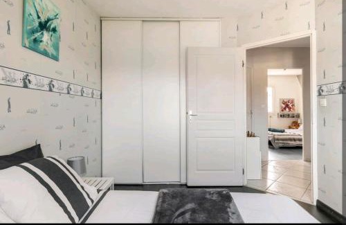 Veauche House | Chambres dans villa lotissement calme
