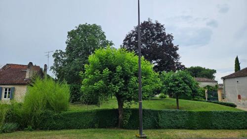 Le Fleix Bed & Breakfast | Chambres et Gîtes Les Deux Chênes près de Bergerac