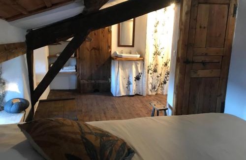 Venteuges Bed & Breakfast | Chambres et Tables d'hôtes - Les Ateliers de Pontajou - Pèlerin navette gratuite à Saugues