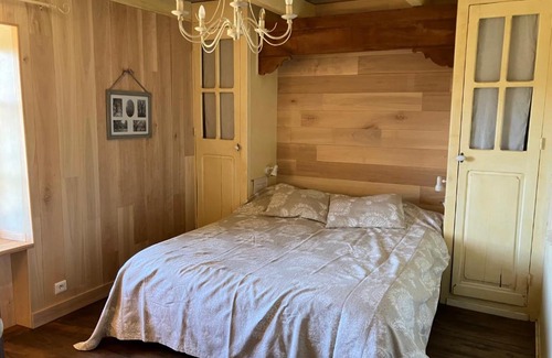 La Chapelle Montbrandeix Bed & Breakfast | Chambres d'Hôtes de la Treille