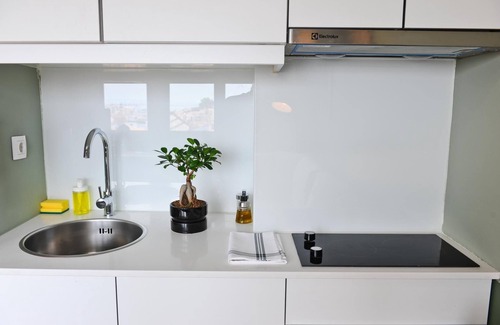 Santo Antonio Apartment | Champagne Vibes in Lisbon - By Misha s Place 5c