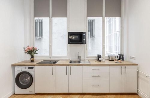 Faubourg-du-Roule Apartment | Champs Elysées - Amazing Apartment - Studio