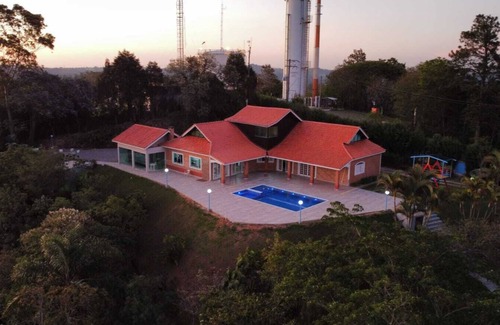 Mairinque House | Chancara with beautiful view, in gated community prox. to Shopping Catarina.
