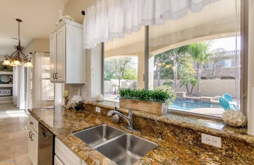 Chandler House | Chandler Arizona Cozy 5 Bedroom Pool House