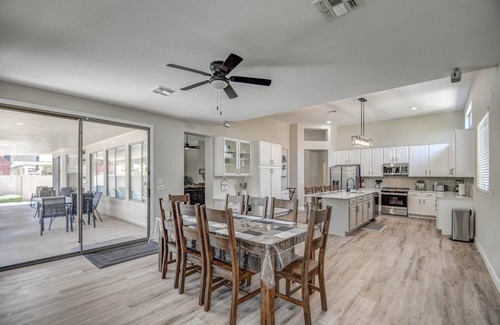 Chandler House | Chandler | Pool | Hot Tub | Dog Friendly | Fenced Yard | Near Golf, Downtown & Spring Training Fun!