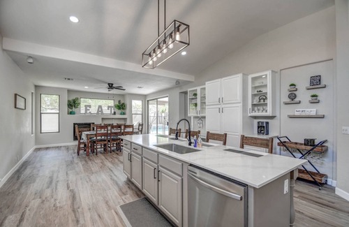 Chandler House | Chandler | Pool | Hot Tub | Dog Friendly | Fenced Yard | Near Golf, Downtown & Spring Training Fun!