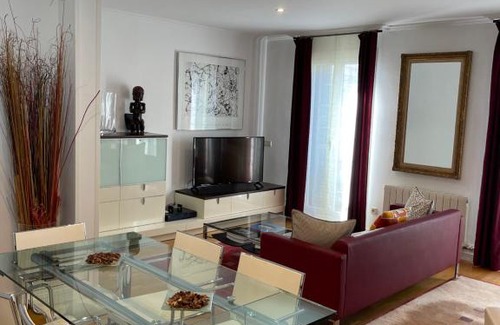 L'Antiga Esquerra de l'Eixample Apartment | Channing Apartment