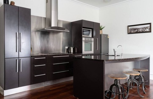 Dunedin City Centre Apartment | Chapel Apartment- Inner city