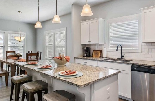 Holland House | Chapel Point | Walk or Bike to the Beach