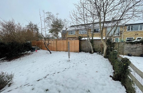 Cambridge House | Character and charm filled 1 bed house with garden and parking neat Addenbrooks