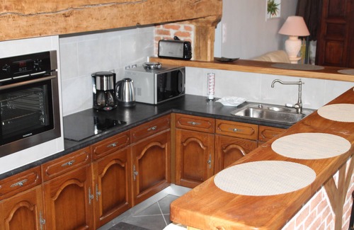 Saint-Gerons Cottage | CHARACTER COTTAGE OVERLOOKING LAKE ST ETIENNE CANTALES 500M