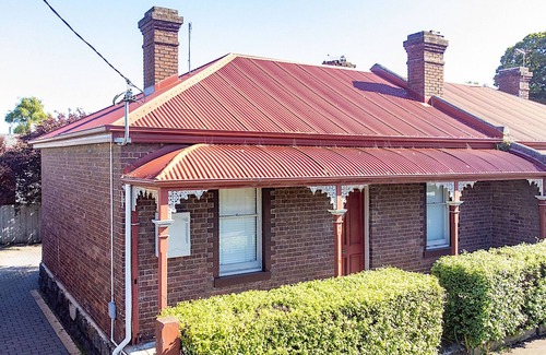 Launceston CBD Cottage | Character cottage on CBD fringe