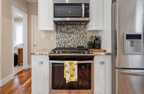 Sunnyside House | Character Home with 3BR & Large Backyard