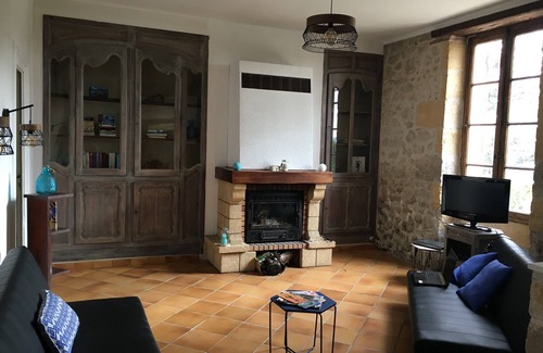 Puymirol House | Character house facing the Medieval city of Puymirol