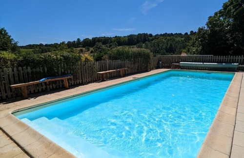 Thenon House | Character house in a quiet, exceptionally green setting + swimming pool