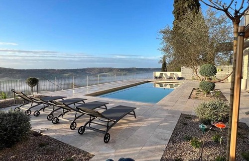Lauzerte House | Character house with swimming pool in medieval village