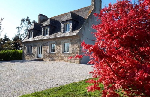 Cleder House | Character property 3km from the beach, covered swimming pool
