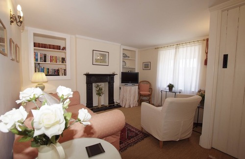 Langton Matravers Cottage | Character stone cottage walking distance from the World Heritage Jurassic Coast