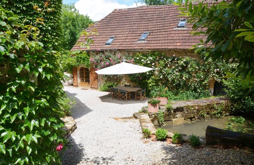 Cazillac House | Characterful, Stone, Spacious 2 Bedroomed Converted Barn Apartment. 120 sq.m